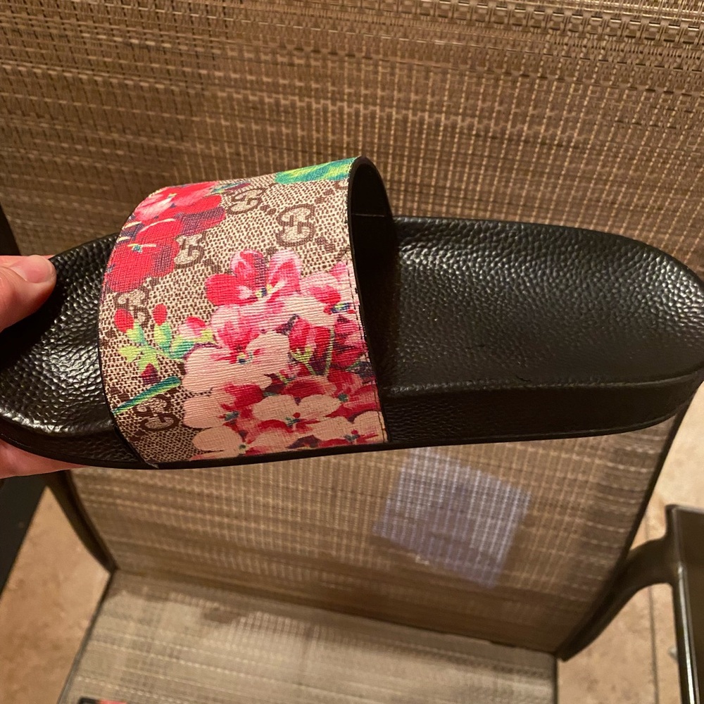 Gucci Bloom slides
